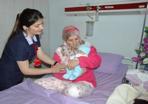 2013'ün ilk bebeği Erzurum'dan